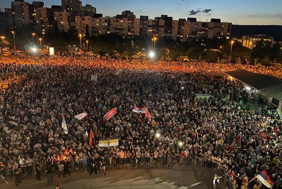 Vještačko disanje DPS-u ili manevarski potez: Mitropolija popustila i pored uvreda, tvrdili da nema pregovora, pa odlučili da prihvate poziv premijera!