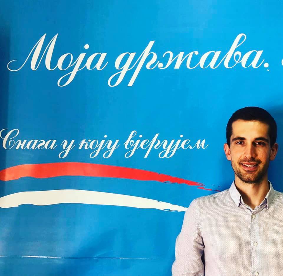 Šašović (SNP): Divanoviću fotelja važnija od obraza!