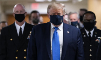Donald Tramp prvi put u javnosti sa zaštitnom maskom