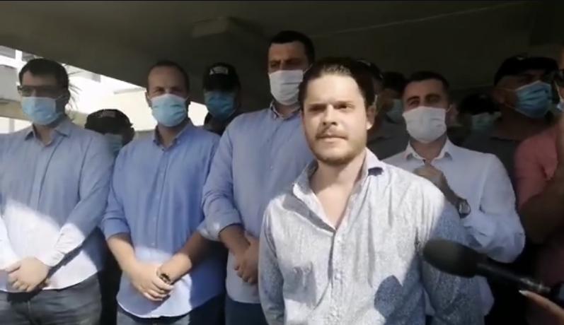 Glumac Vuk Jovanović poručio iz Budve: Pozivam opoziciju na ujedinjenje, budimo ljudi! (VIDEO)