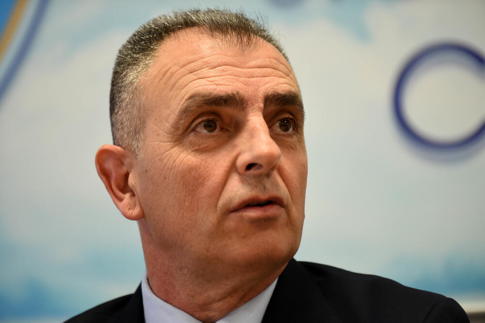 Hrapovića zabrinjava što su se mladi opustili, a ćuti što njegova kćerka i društvo krše mjere NKT-a