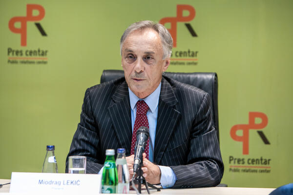 Lekić: Centralna tema da bude „Koverta“, a ne simulacija pregovora sa crkvom