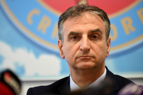 Mugoši smeta istina: Napada Vučića, iako je sve više slučajeva korone u Crnoj Gori