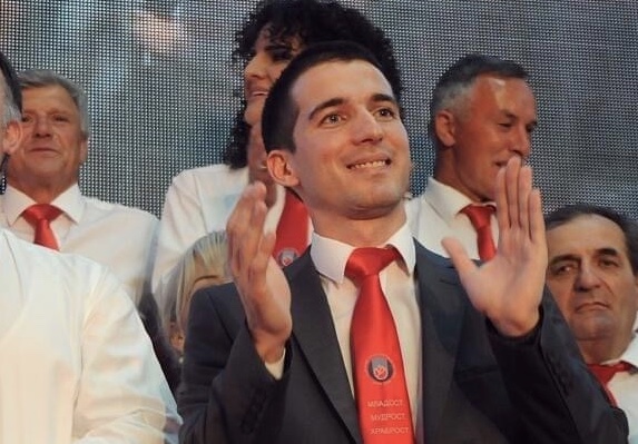 Demokrate jedno pričaju, drugo rade: Pozivaju opoziciju da se međusobno ne napada, a njihovi aktivisti dijele foajere u kojima blate DF! (FOTO)