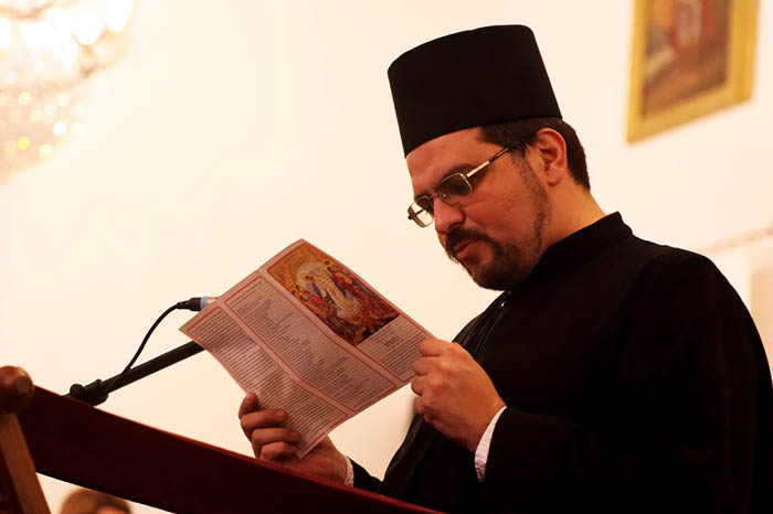 Pravda je pobijedila: Đakonu Konstantinu Dojiću i njegovom sinu odobren ulazak u Crnu Goru