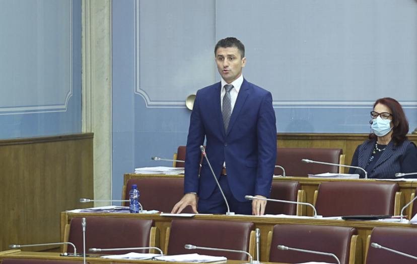 Zogović pitao Nuhodžića: Ko je naredio nezakonito držanje mitropolita Amfilohija u policiji?