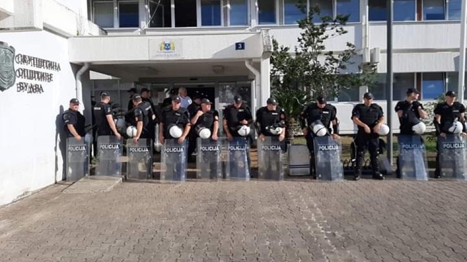 Tokom haosa u Budvi: Policajci tukli preko mjere?
