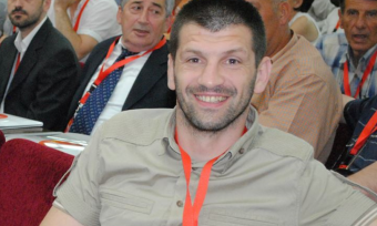 Nikoli Sjekloći 300 sati rada u javnom interesu zbog napada na policajce