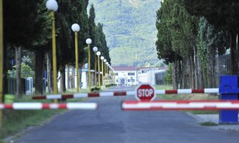 Na koronu pozitivna tri čuvara i šest pritvorenika