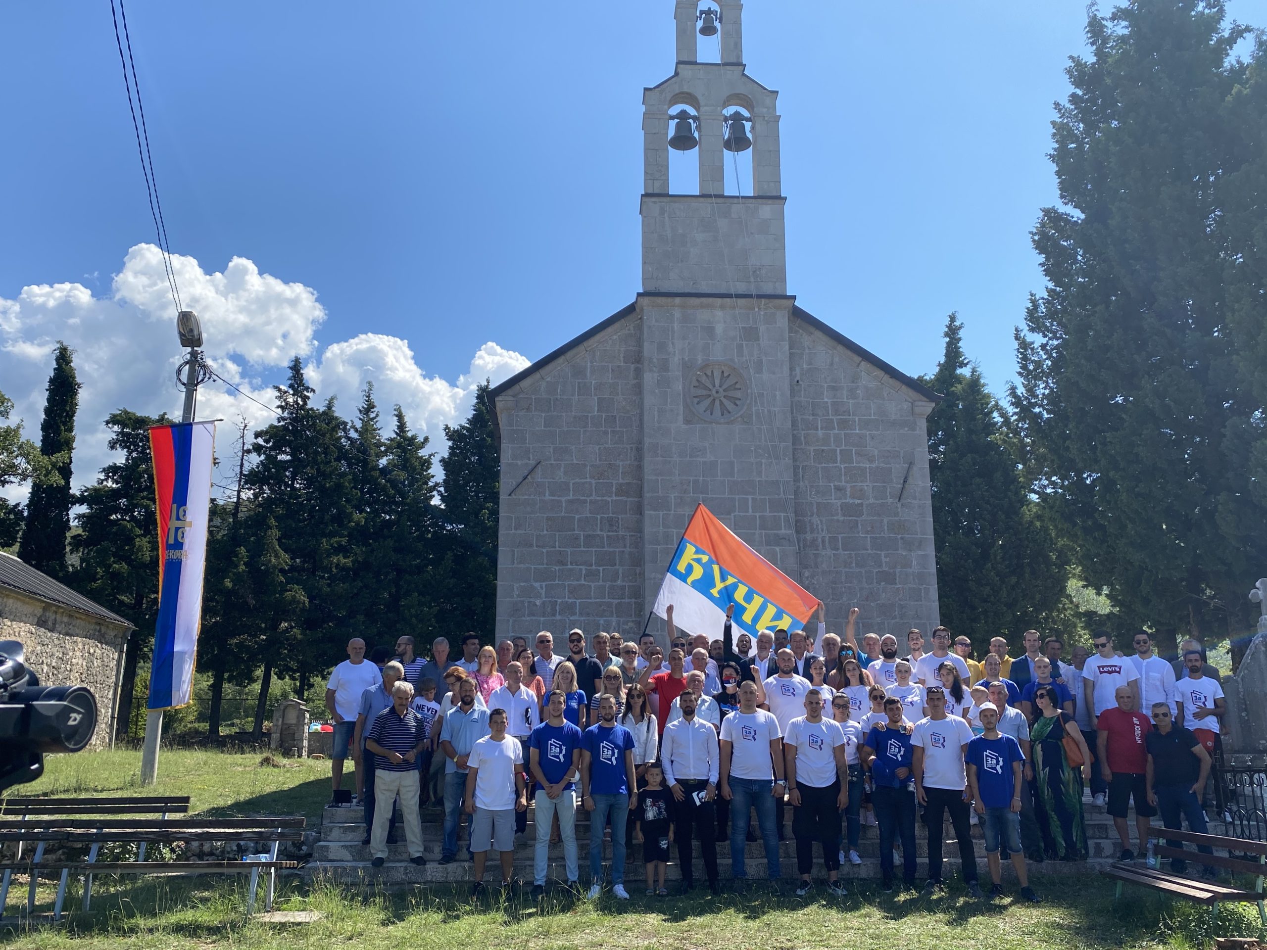 Koalicija za budućnost Crne Gore u Kučima: Obišli grob Momira Bulatovića i poručili da je došao kraj režimu!