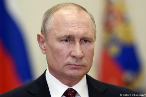 Putin: Rusija registrovala vakcinu protiv koronavirusa, moja kćerka je vakcinisana