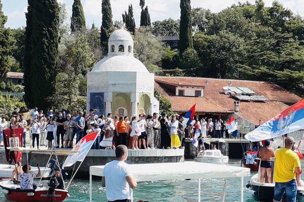 Litije na moru se nastavljaju: U Tivatskom zalivu održana litija na moru