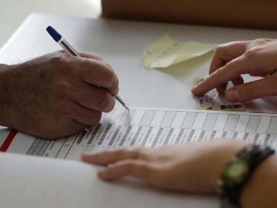 Upoznate vlasti u Njemačkoj, Luksemburgu i Švajcarskoj: Opozicija predala spiskove glasača koji glasaju u Crnoj Gori, a žive duže od dvije godine u inostranstvu!