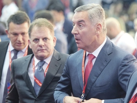 Sramota: Milo neće da suspenduje Miga iako je optužen za pranje para! (FOTO)