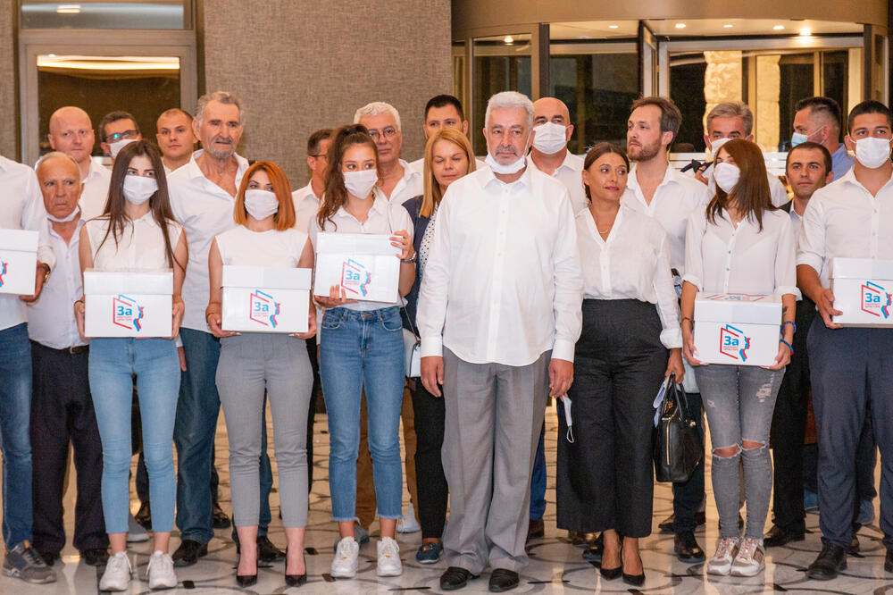 Poslije 30 godina DPS odlazi sa vlasti; Kraj epohe i početak nove