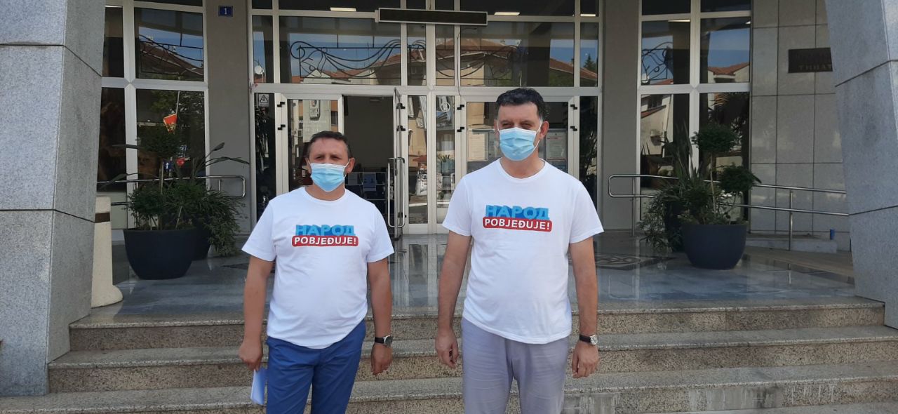 “Narod pobjeđuje”: Turistička sezona u Tivtu pukla, DPS zapošljava kadrove u Opštini!