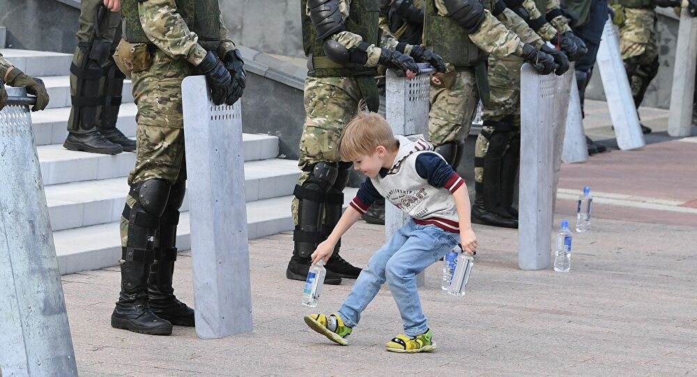 Završen šesti dan protesta u Belorusiji: Pomirili se policija i demonstranti!