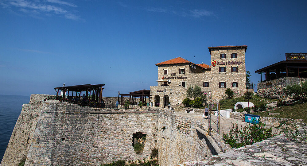 Srpskim državljanima za put u Crnu Goru treba ovjereni obrazac Fonda za zdravstvo
