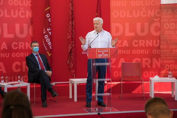 Marković optužuje: Opozicija sakrivena iza crkvenih odbora ruši vlast