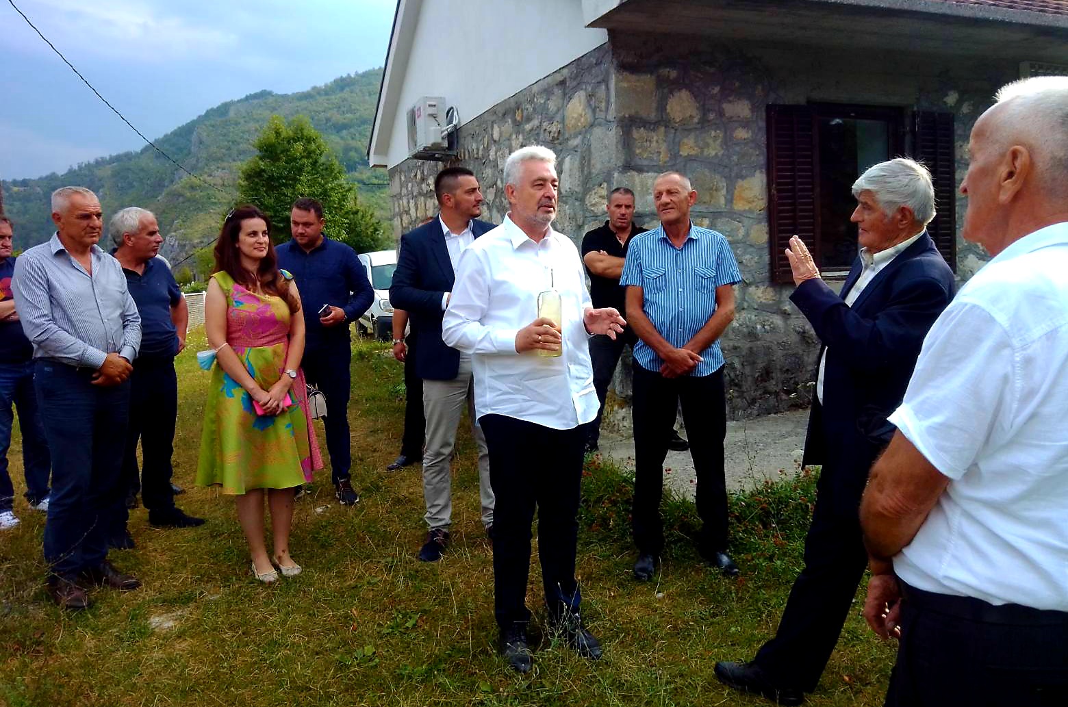 Nosilac liste “Za budućnost Crne Gore” u Rovcima: Bezbožnička vlast mora da ode!
