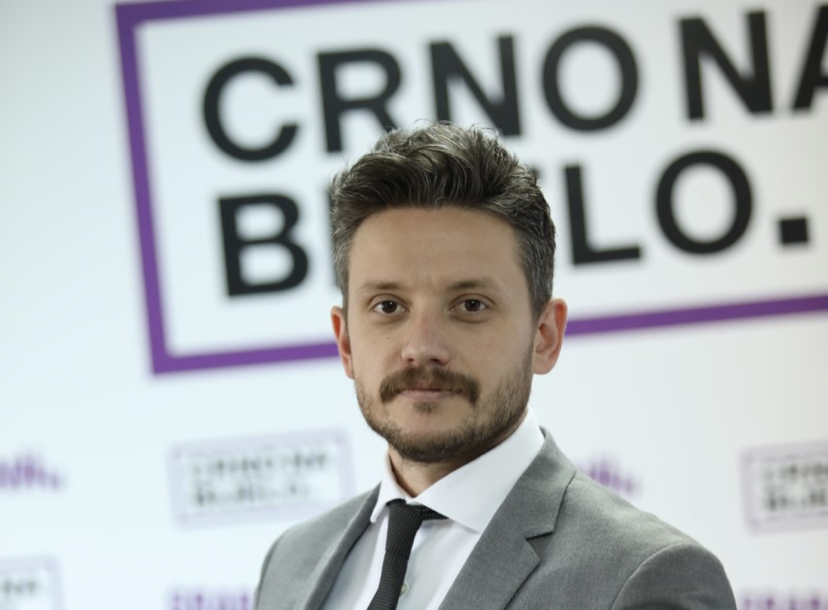 Iz “Crno na bijelo” poručili vlastima: Uništili ste turizam zbog izbora, otvarate granice samo zbog glasanja