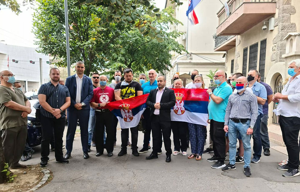 Zbog “Oluje”: Srpska Desnica održala protest ispred ambasade Hrvatske u Beogradu!