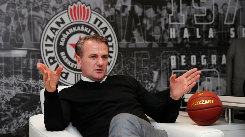 Ostoja Mijailović: Zvezdina ekipa do Nove godine košta 3.000.000 evra i ima unaprijed dvije dobijene utakmice