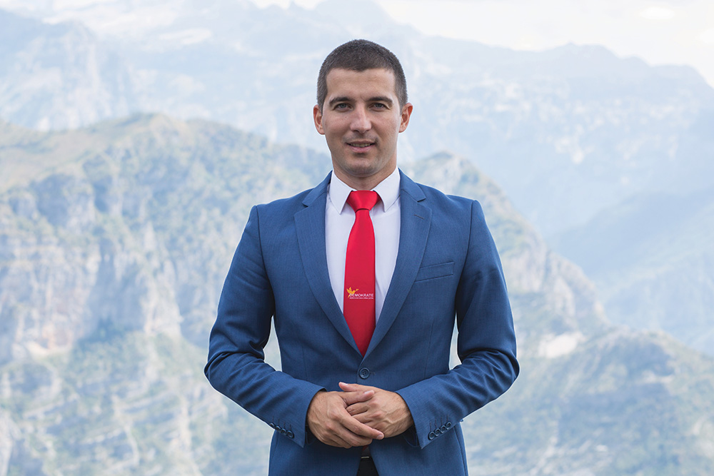 Bečić: Zajednički neprijatelj nikad ranjiviji i uplašeniji!