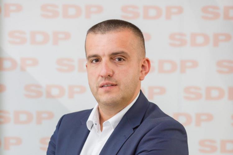 Striković: Tužilaštvo da ispita Hrapovića, Luj Viton ministar ima dosta toga da ispriča