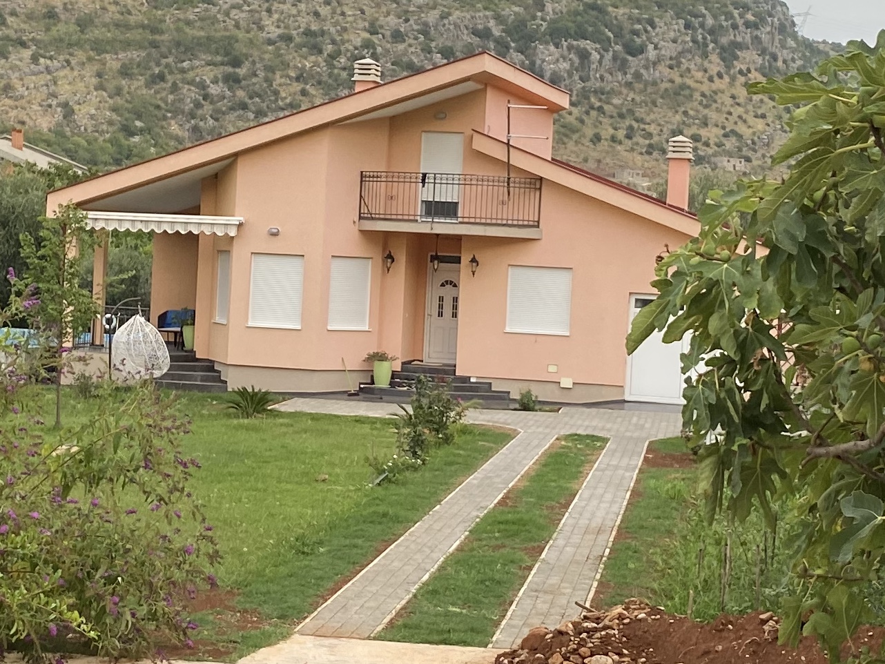Borba ekskluzivno otkriva: Ministar zdravlja Kenan Hrapović sakrio velelepnu kuću na Cijevni! (FOTO)