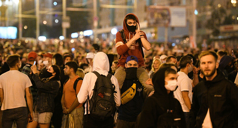 Nastavak protesta: I večeras gumeni meci i šok bombe u Minsku