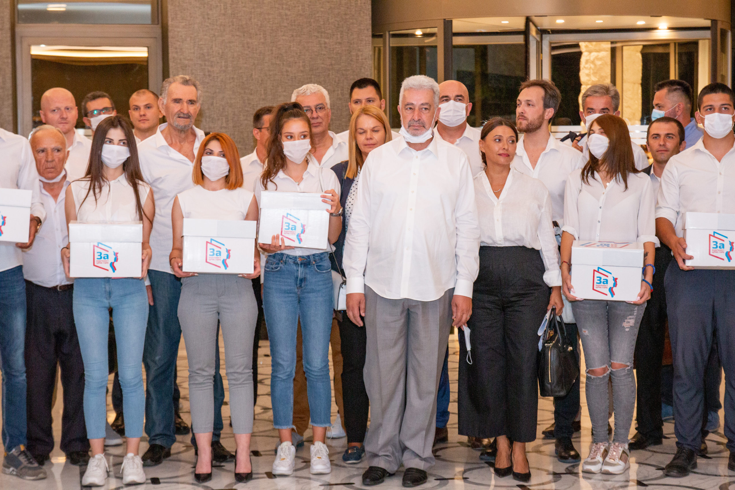 “Za budućnost Crne Gore”: Tužilaštvo hapsi nas koji smo otkrili kupovinu ličnih karata, a ne one koji ih kupuju za DPS!
