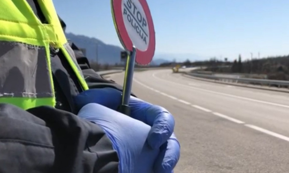 Mladić bježao policiji pa izazvao nezgodu