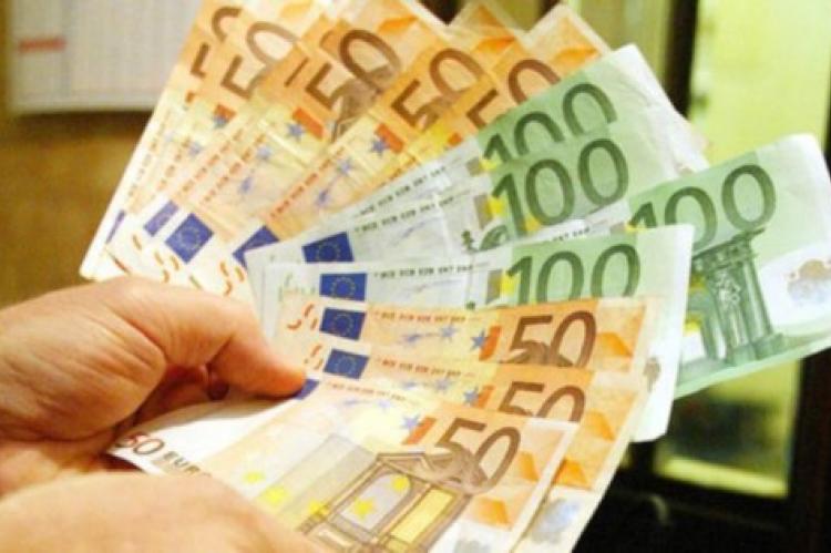 Pred izbore: Ministarstva sakrila uplate pojedincima!