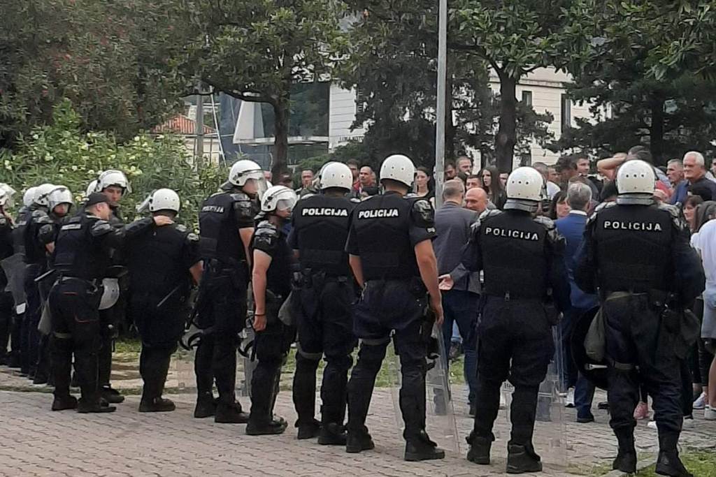 Policajci optužili Kolašinca za napad