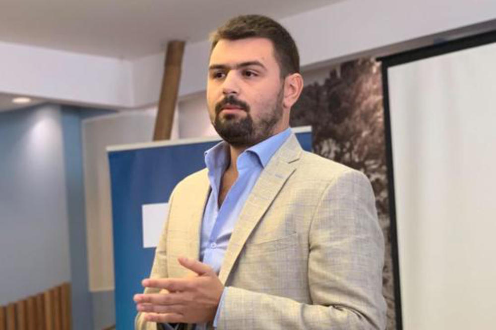 Organizator „Patriotskog skupa“ bi sa jednim eurom da zaradi milione!
