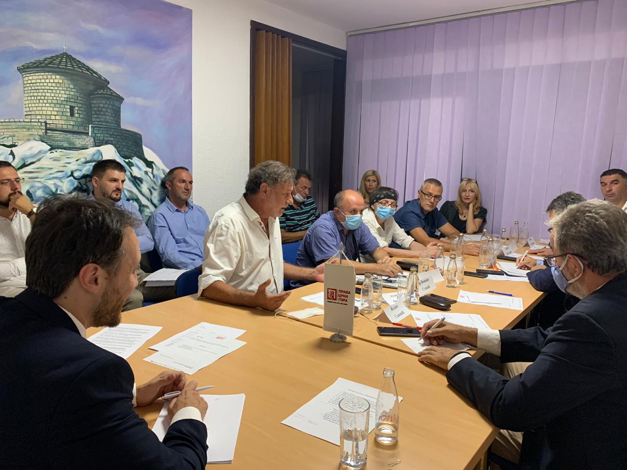 Prava: Bez isključivosti i ideološke obojenosti formirati vlast na principu broja osvojenih mandata!