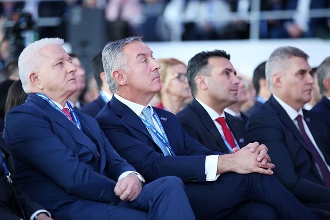 Borba saznaje: Spreman spisak djece funkcionera DPS-a koja mjesečno primaju po nekoliko hiljada evra u državnim institucijama!