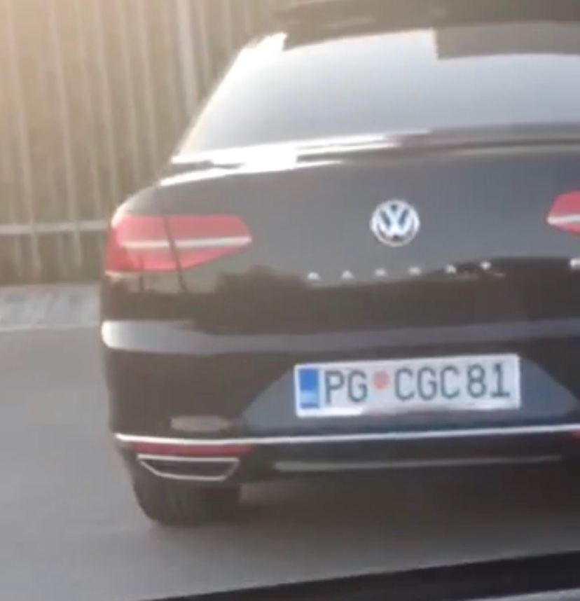 Ko zloupotrebljava položaj: Vozilo šefa Bošnjačke stranke na prkingu u Ulcinju van radnog vremena! (VIDEO i FOTO)