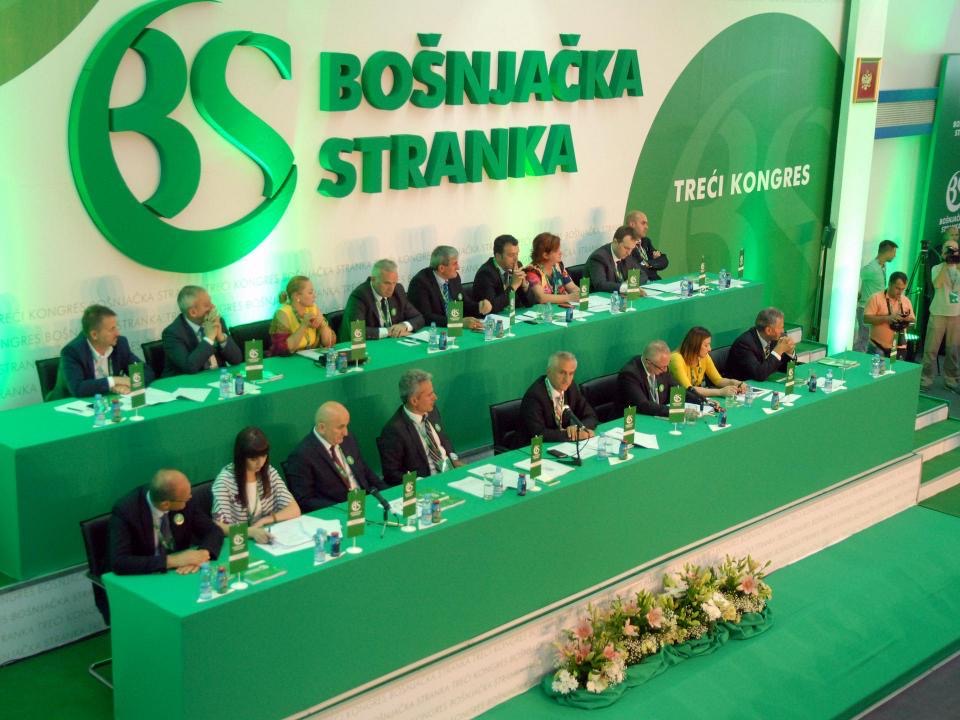 Bezobrazno ponašanje Rafeta Husovića: Umjesto da bude lustriran, Milov saveznik hoće da kadrira u novoj vladi i da poništi izbornu volju!