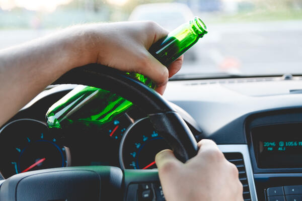 Uhapšen vozač u Ulcinju: Imao 2,82 promila alkohola u krvi, i suvozač bio pod dejstvom alkohola