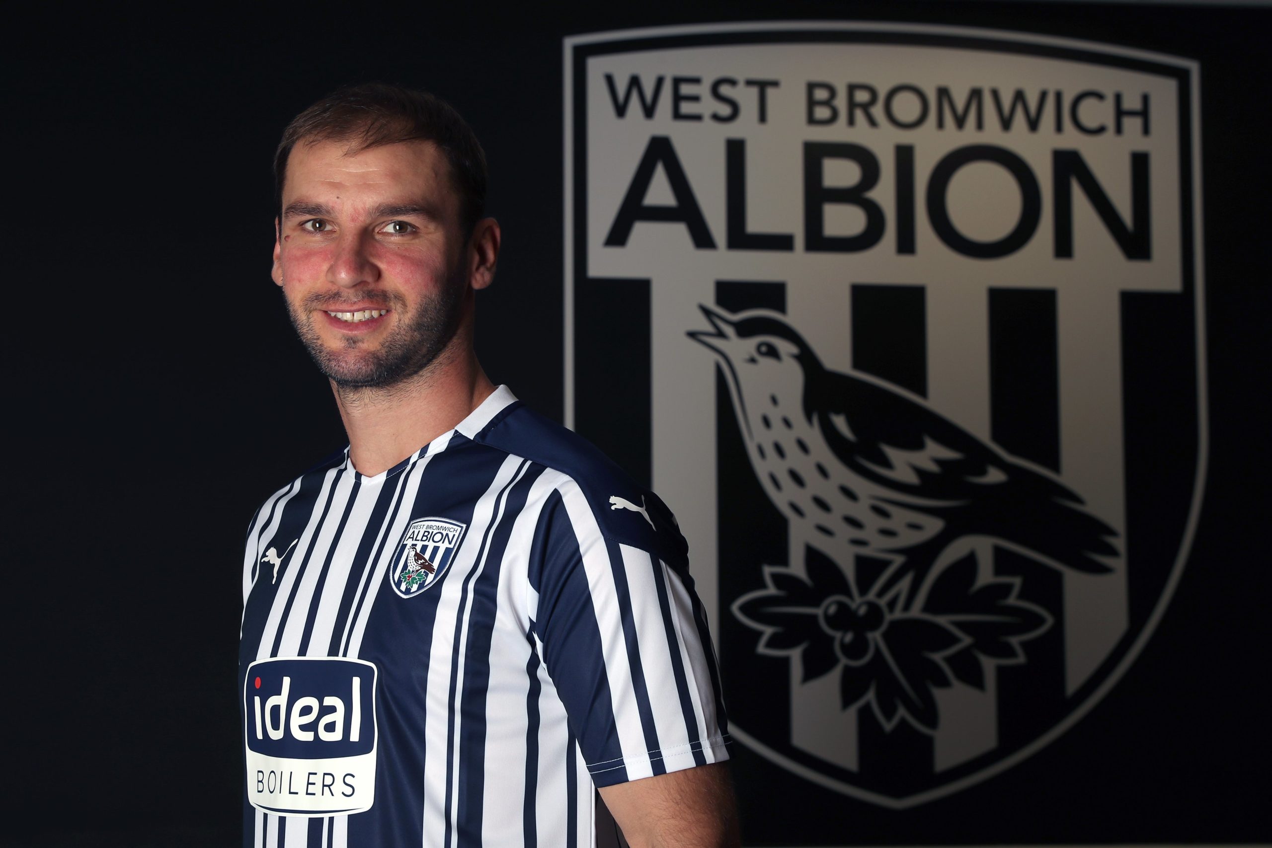 Branislav Ivanović potpisao za VBA