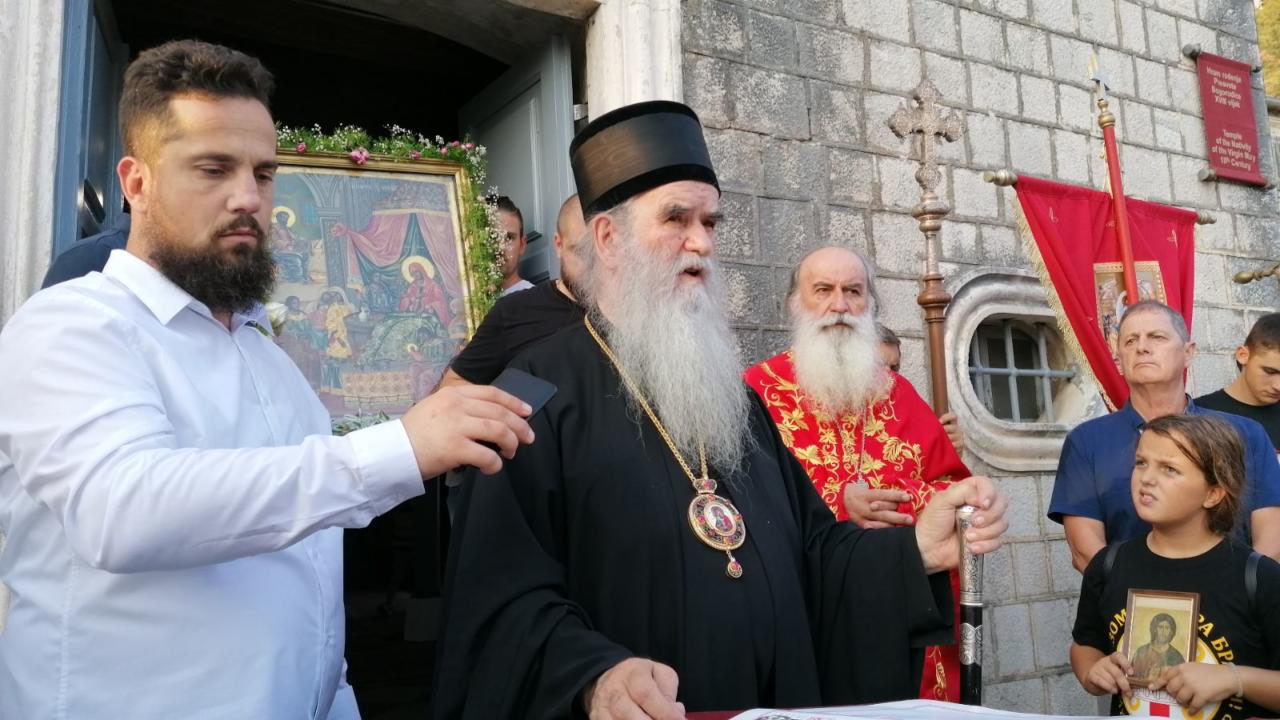 Mitropolit Amfilohije u Perastu: Nova vlast da se ne svađa oko moći
