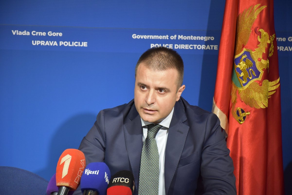 Istražitelji da ispitaju djelo i rad Enisa Bakovića: Partijski poslušnik koji se nije obračunao sa kriminalom već se bavio podmetanjima političkim protivnicima DPS-a, pa je nagrađen stanom!