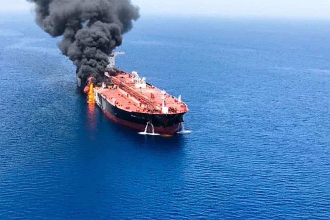 Indijskom okeanu prijeti katastrofa, gori tanker sa 270.000 tona nafte