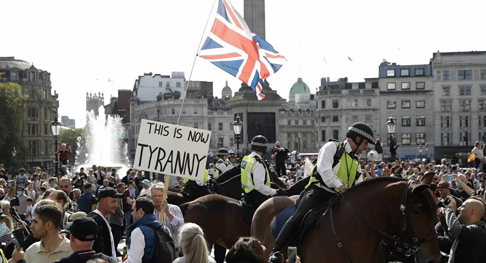 London: Sukob policije i protivnika restriktivnih antikorona mera