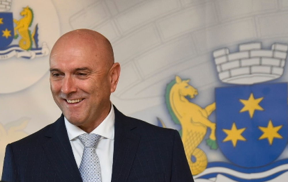 Carević: Ako su u zgradu SO Budve mogli da stacioniraju policiju, onda mogu da dođu i sveštenici!