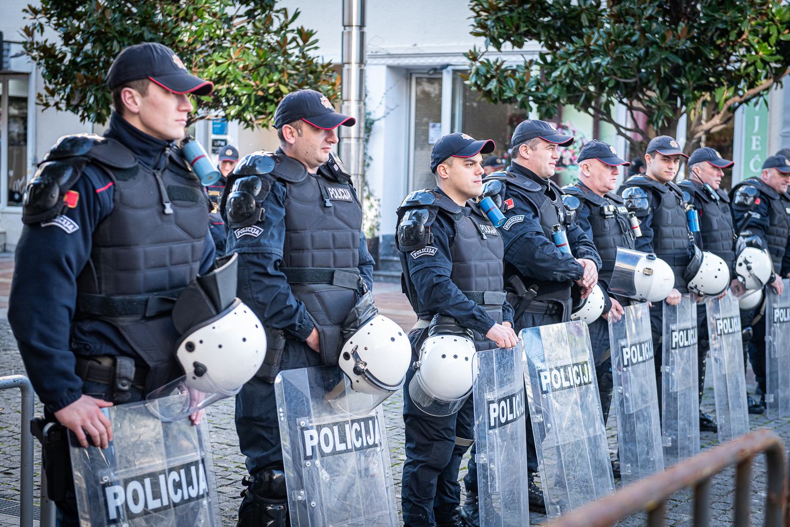 Podgorica blokirana: Policija ne dozvoljava proteste protivnika zakona o slobodi vjeroispovijest