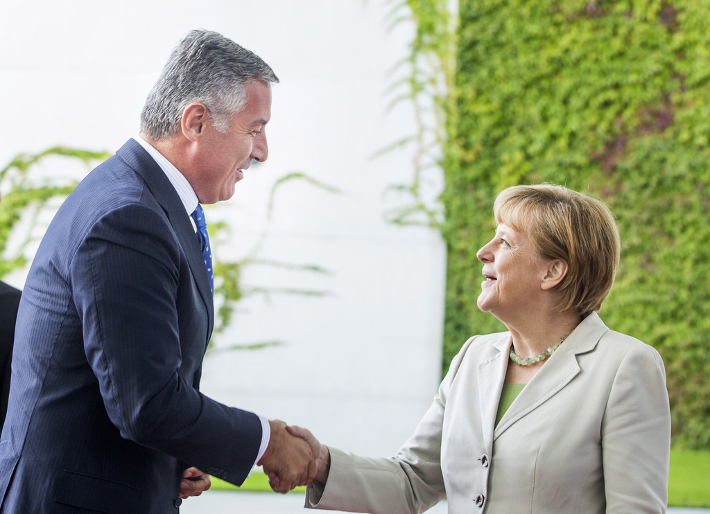 Potvrđeno: Angela Merkel odbila da se sretne sa Đukanovićem!