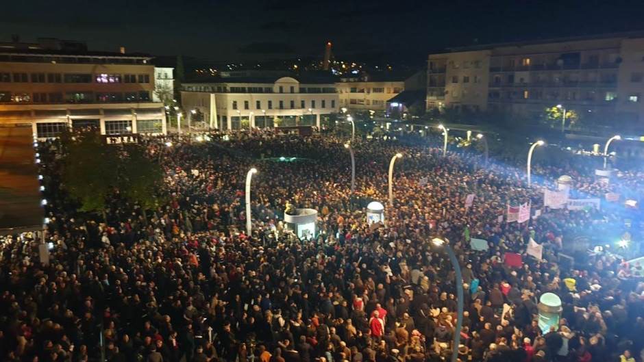 Prije pet godina: Nasilno razbijen protest DF-a, hapšeni poslanici, građani i urednici Borbe i IN4S-a!
